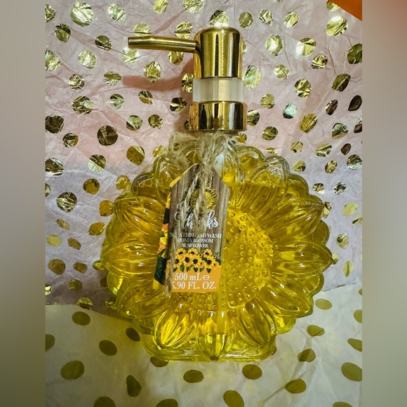 Sunflower🌻🌻Blossom Hand Soap with Gold Pump - Picture 2 of 5